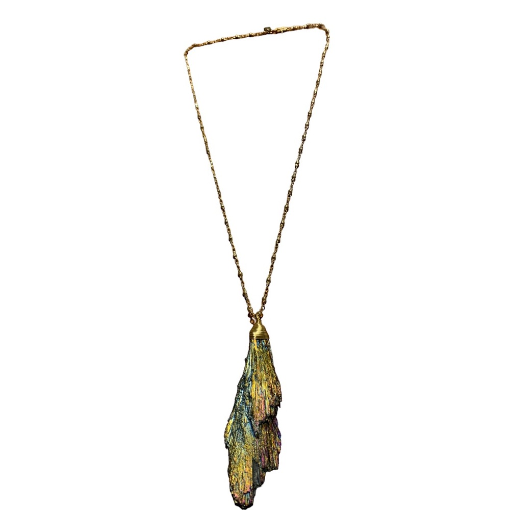 Gypset Honey necklace with iridescent stone with gold chain